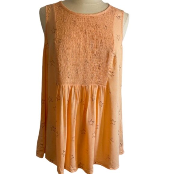 NWT Torrid Peach Stars Gauze Smocked Tank Size 0X - Picture 2 of 8